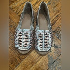 Women's metallic open toe shoes